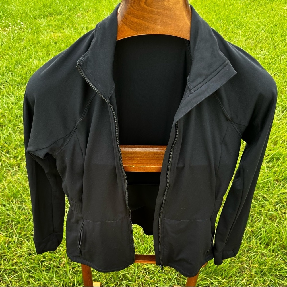 Black Fabletics Trinity Cold Weather Performance Jacket Size M Vent Pockets - Picture 3 of 14